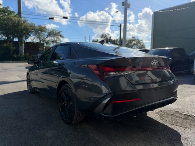 2024 Hyundai Elantra SE